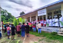 Lagu Posuoh Mengiringi Umat Stasi Santa Maria Asiti Pada Perayaan Palma Lagu Posuoh (Dansa) Mengiringi Umat Satasi Santa Maria Asiti