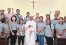 Sejumlah Umat Katolik Doom Mengunjungi Saudara-Saudari Mereka di Kalobo Sejumlah Umat Katolik Doom Mengunjungi Saudara-Saudari Mereka