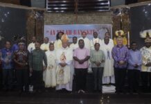 Misa Dalam Balutan Budaya Etnis Papua Mengagumkan Misa Dalam Balutan Budaya Etnis Papua Mengagumkan