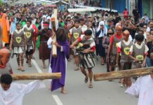 Pasca Vakum Empat Tahun, OMK Imanuel Sanggeng Manokwari Kembali Menggelar Drama Tablo Jalan Salib Hidup OMK Imanuel Sanggeng Manokwari Kembali Menggelar Drama Tablo Jalan Salib Hidup