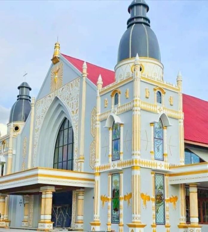 gedung gereja paroki St. Yosep Ayawasi