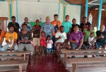 Uskup Keuskupan Manokwari-Sorong, Mgr. Hilarion Datus Lega Membawa Kasih dan Sukacita dalam Kunjungan Pastoral ke Paroki Salib Suci Merdey