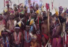 Perayaan Misa Ulang Tahun Imamat ke-20 Pastor Izaak Bame Dimeriahkan dengan Tarian Ndsena Wuon