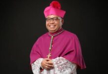 Uskup Labuan Bajo, Mgr. Maksimus Regus Ditahbiskan Menjadi Uskup Di Gereja St. Petrus Sernaru
