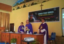 Mgr. Hilarion Datus Lega Membuka Animasi Pegiat Komsos Tim Pastoral Wilayah Sorong, Aimas dan Maybrat