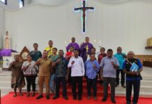 Pastor Paroki St. Benediktus Fef Mengukuhkan Panitia Penyelenggara Pesparani Kabupaten Tambrauw