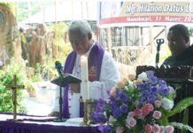 Pemberkatan Pastoran dan Pagar Gereja Stasi St. Bunda Maria Sowi Berlangsung Khidmat Walau Diguyur Hujan