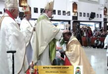 Tahbisan Uskup Timika, Mgr. Bernardus Bofitwos Baru, OSA Dirayakan Meriah, Penuh Sukacita Dan Sarat Makna