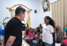 Salurkan Bantuan Buku Tulis dan Bolpen kepada Pelajar, Ketua Dewan: komitmen Gereja Dalam Mendukung Pendidikan & SDM di Fakfak