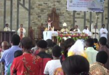 Misa Syukur Atas Tahbisan Uskup Timika, Mgr. Bernardus Bofitwos Baru, OSA Digelar Meriah di Ayawasi, Budaya Maybrat Warnai Perayaan