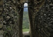 Renungan Harian: Berjuanglah untuk masuk melalui pintu yang sesak itu