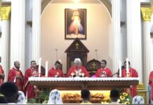 127 Umat Paroki Santa Maria Merapi Menerima Sakramen Krisma di Stasi St. Yosep Pekerja Brongkendik