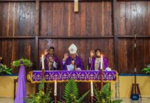 Gereja Stasi Efara dan Bofuwer Diberkati: Umat Pedalaman Sambut Janji Natal 2027 dari Uskup