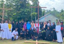 Kuat dalam Penderitaan: Tablo Jalan Salib Hidup di Stasi Santa Yosefa Kelagana Bangkitkan Semangat Berkorban