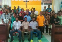 Pastor Paroki St. Ambrosius Suswa Lantik Pengurus OMK St. Agustinus Suswa Mare Periode 2026–2029