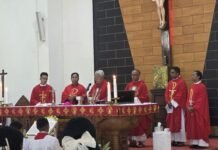 Mgr. Hilarion Datus Lega Pimpin Misa Penerimaan Sakramen Krisma bagi 143 Umat di Bintuni